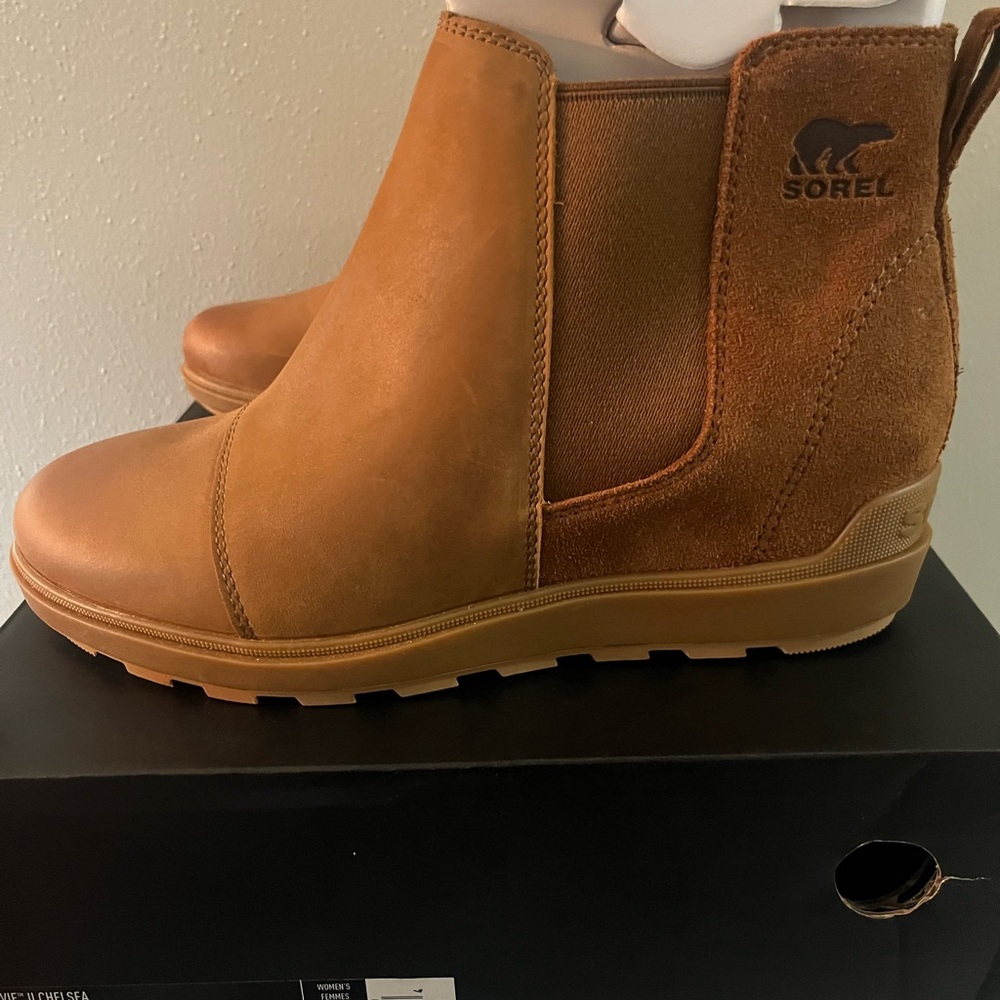 Brand New - Never Worn Sorel Evie II Chelsea - Women’s 10